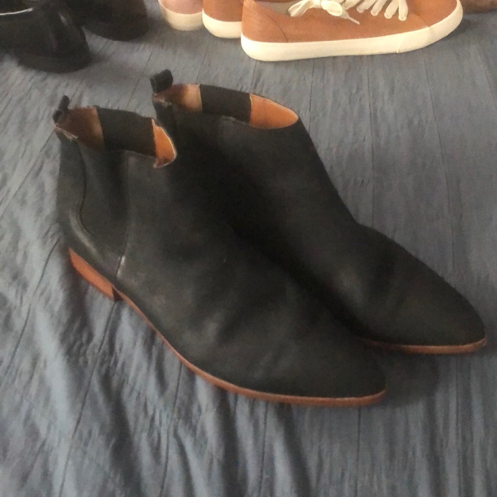 Gap matte black leather booties